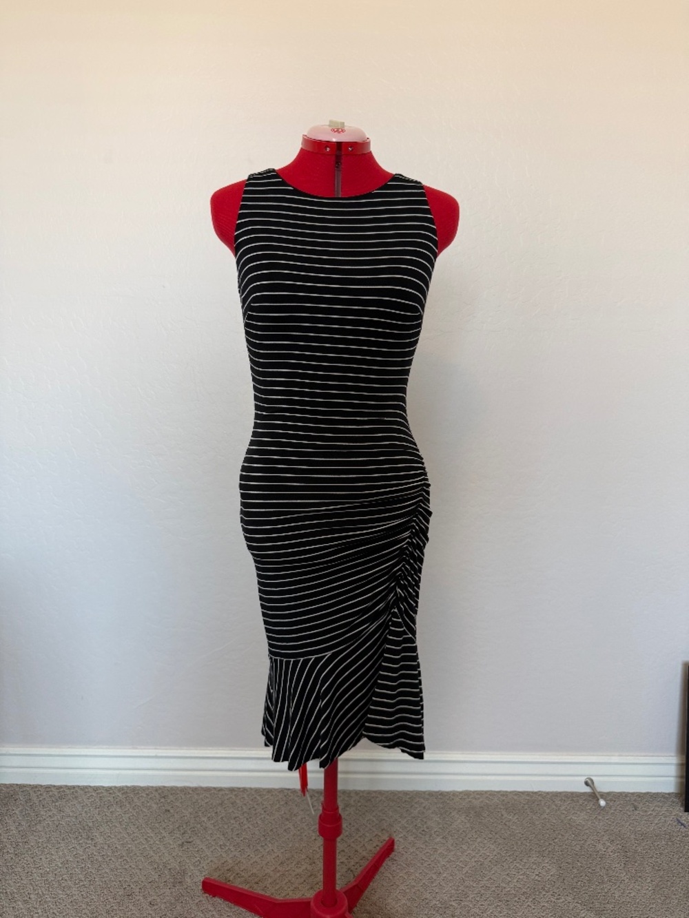 STRIPES + CURVES = GORGEOUS DRESS